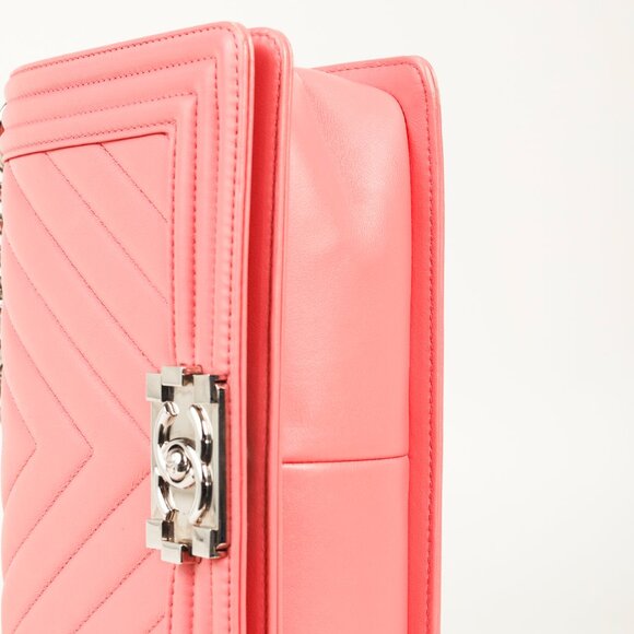 Chanel Boy Medium Pink Calfskin Chevron Flap Shoulder Bag - Picture 5 of 14